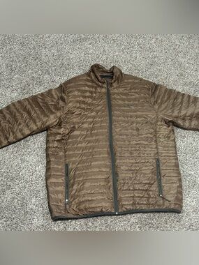 Eddie Bauer men’s lightweight puffer jacket TXL